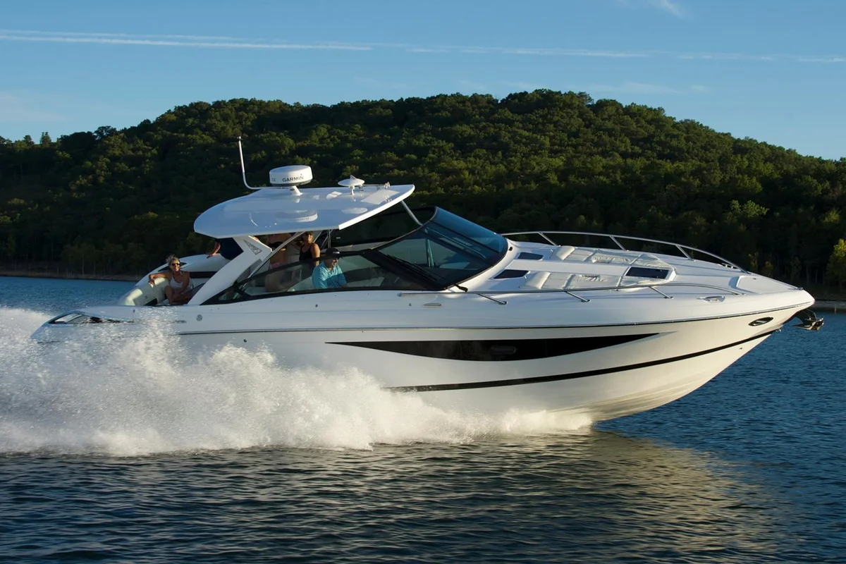Cobalt Boats A40 2016 boat specs