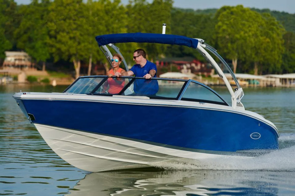 Cobalt Boats Cs23 2022 boat specs
