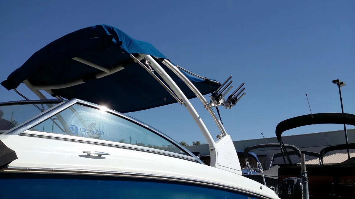 Cobalt Boats R3 2016 boat specs