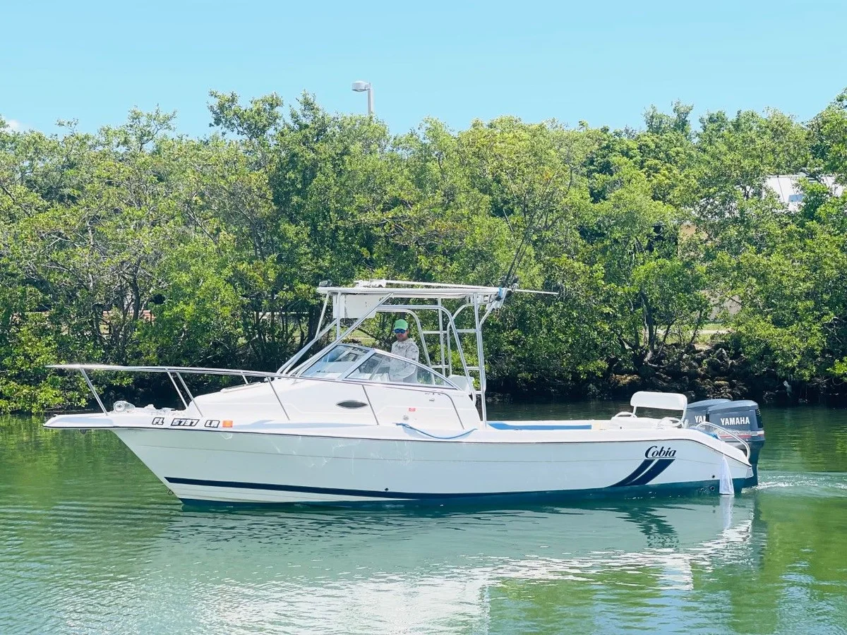 270 Walk-Around Boat Specs