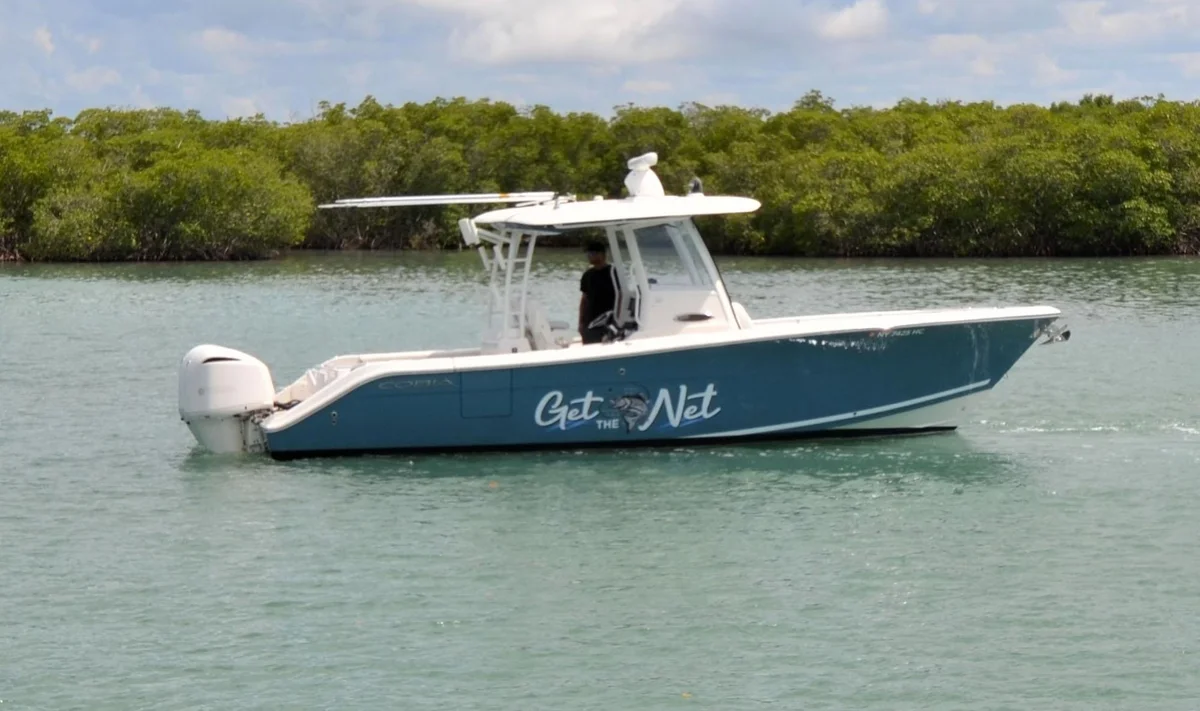 Cobia Boats 301 Center Console 2018 boat specs