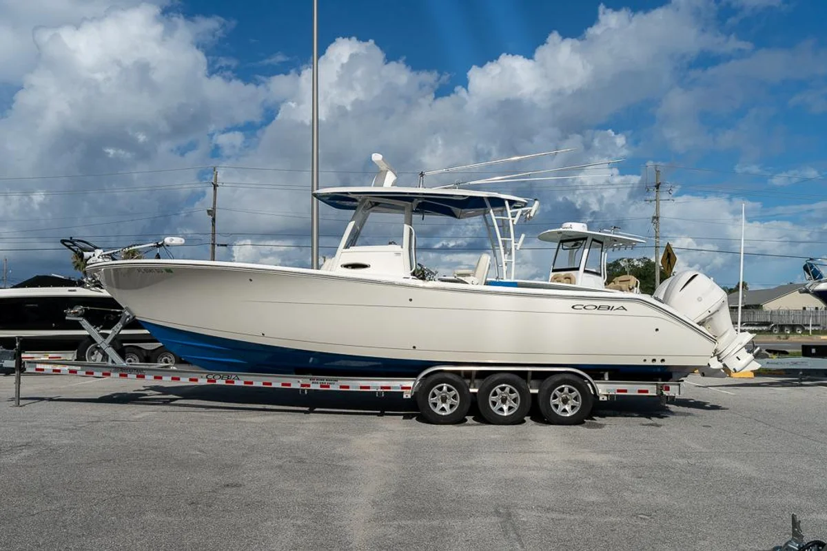320 Boat Specs