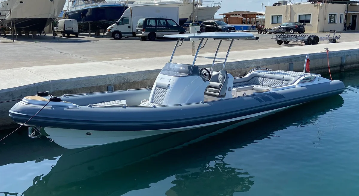Cobra Ribs Nautique Inboard 10 2022 boat specs