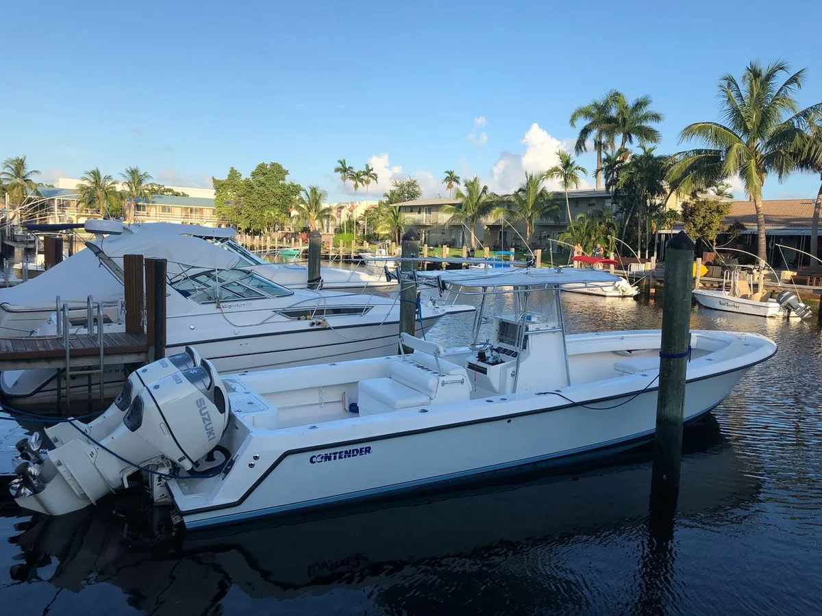 Contender Center Console 2006 boat specs