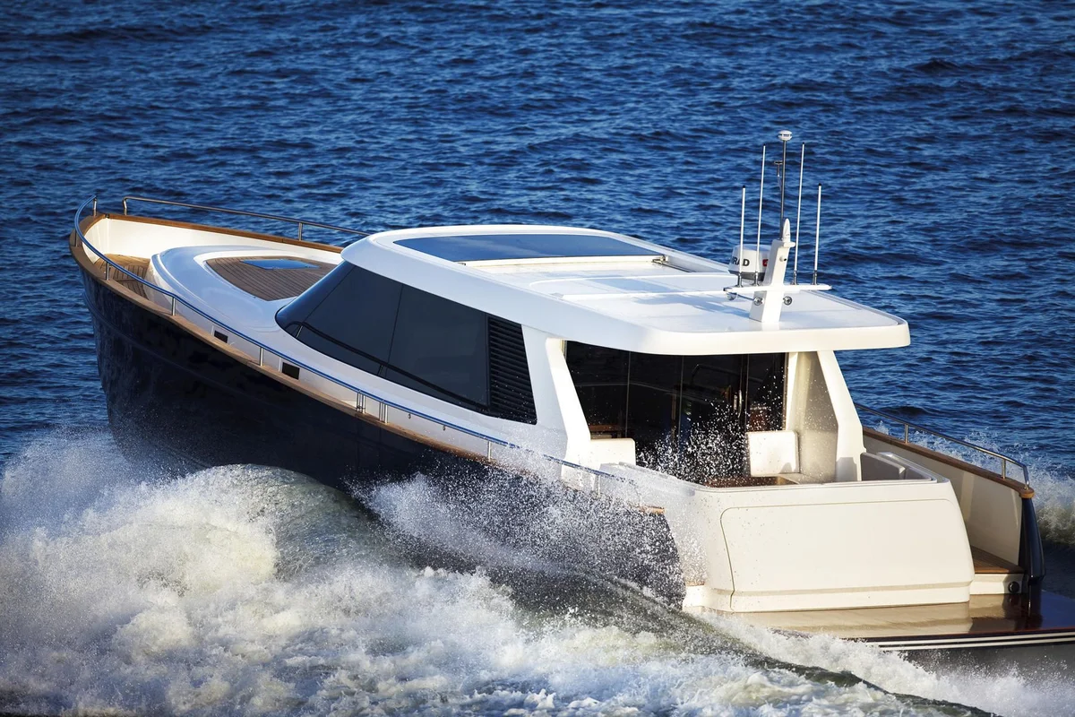 Contest Yachts 52MC Fastlane 2013 boat specs
