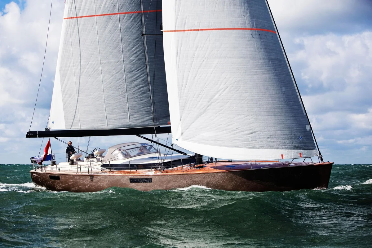 Contest Yachts 72CS 2012 boat specs