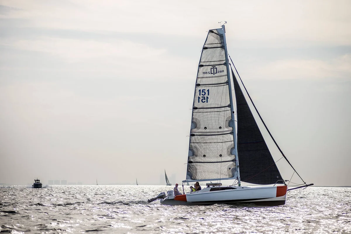 Corsair Marine F28R 1991 boat specs