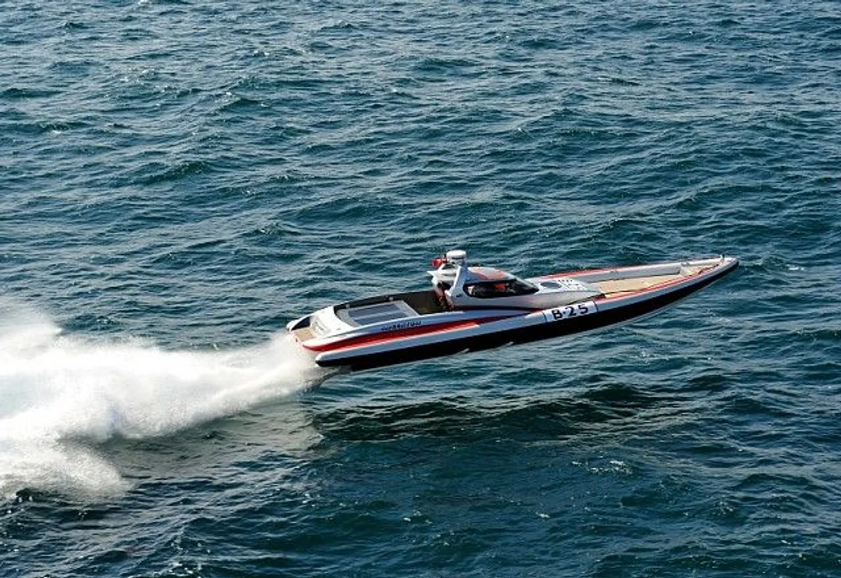 Cougar R12 Viper 2007 boat specs
