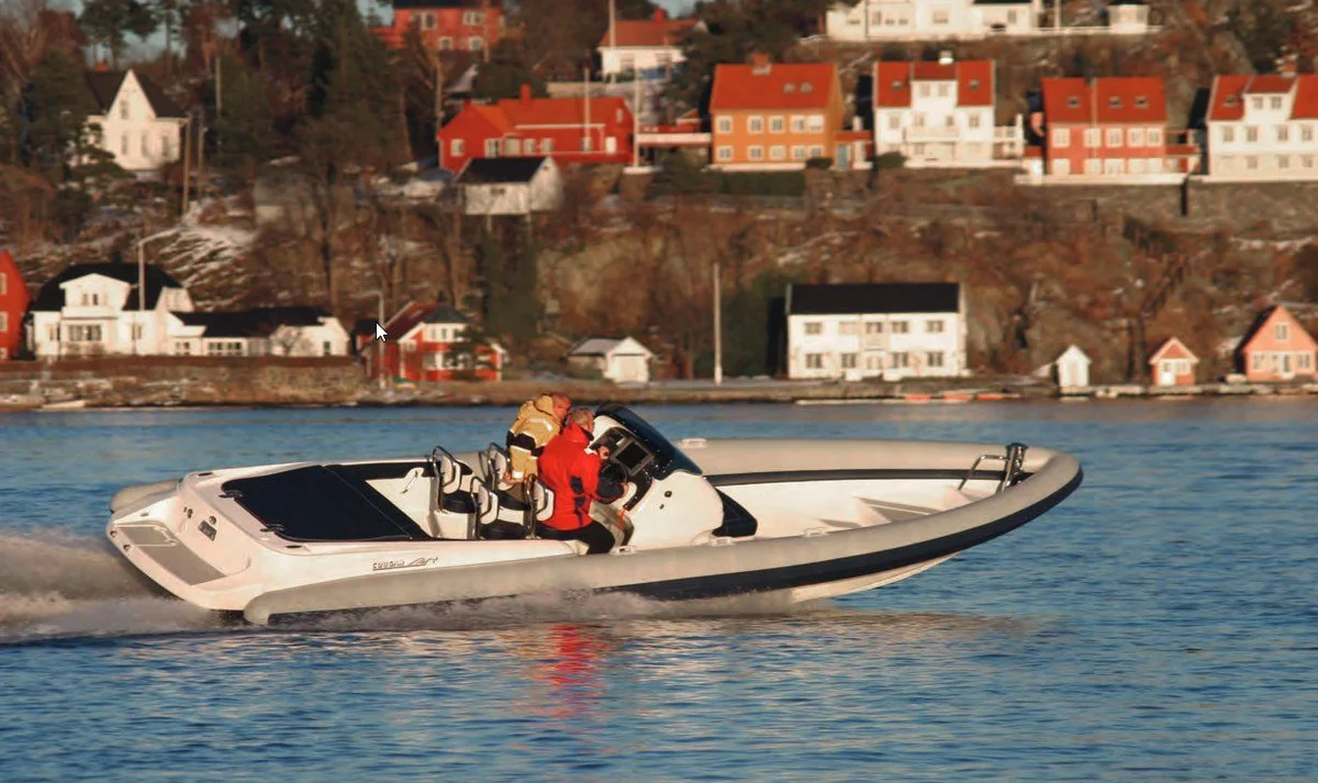 Cougar R9 Sport 2007 boat specs