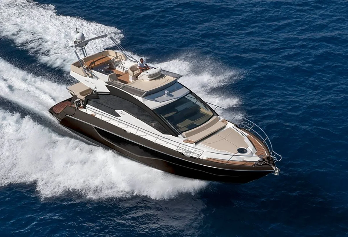 60 FLY Boat Specs