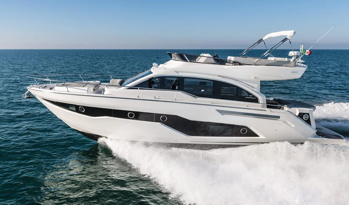 E 52 F EVOLUZIONE Boat Specs
