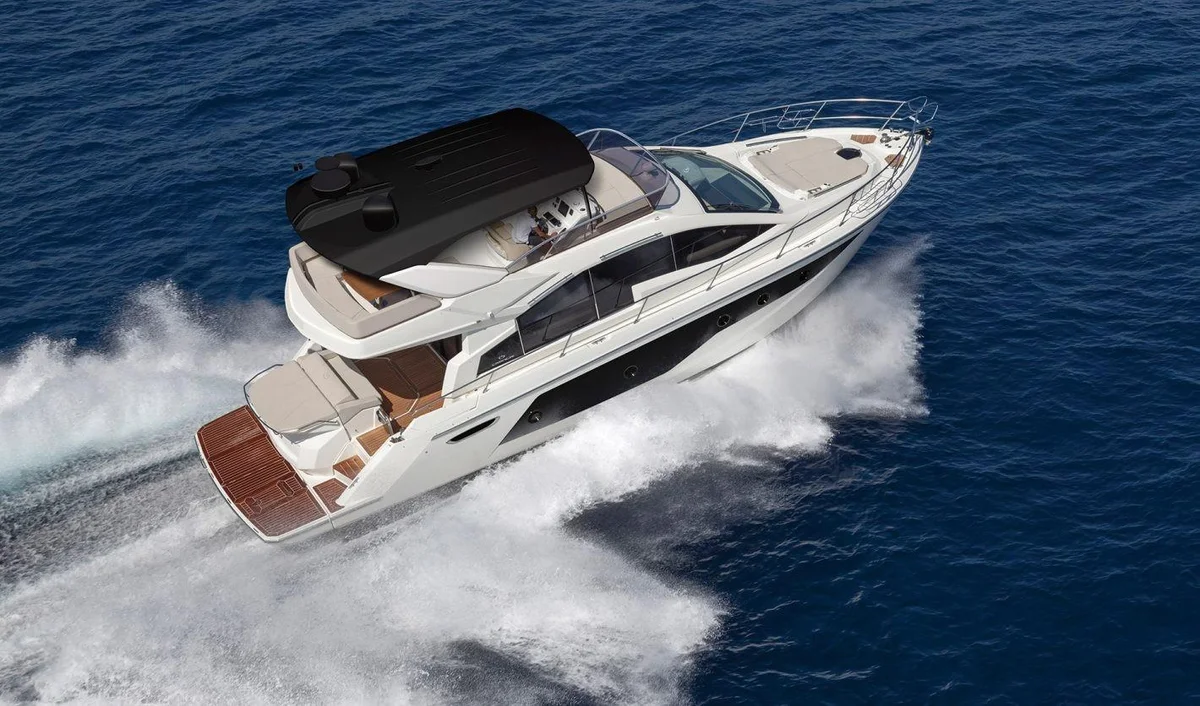 E 56 F EVOLUZIONE Boat Specs