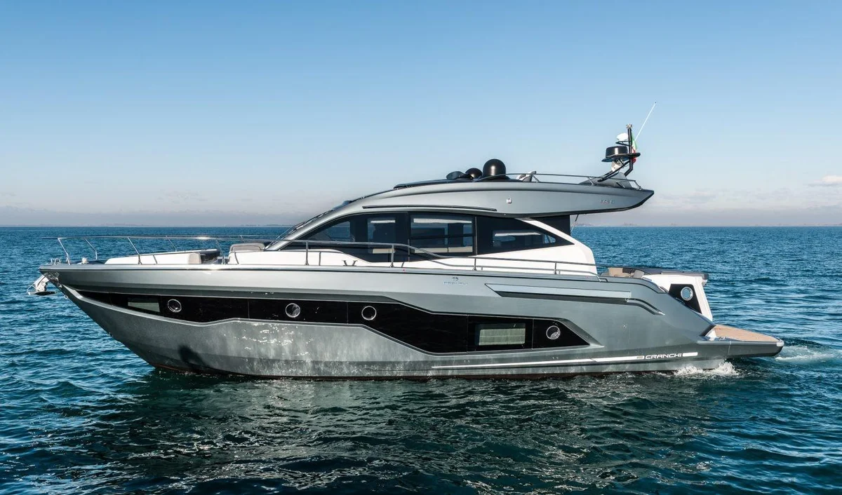 E52S Evoluzione Boat Specs
