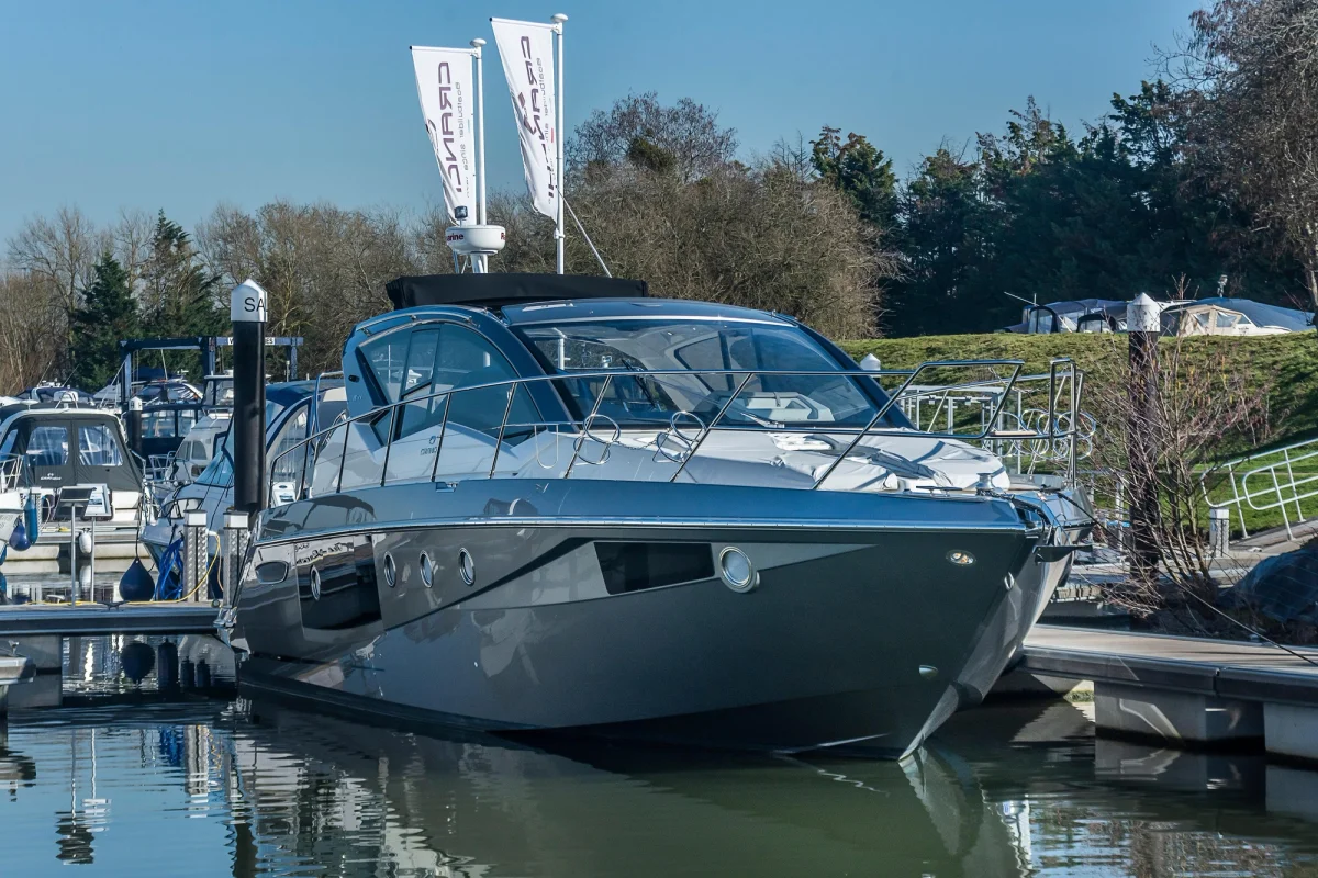 Cranchi Yachts M 44 HT Hard Top 2019 boat specs