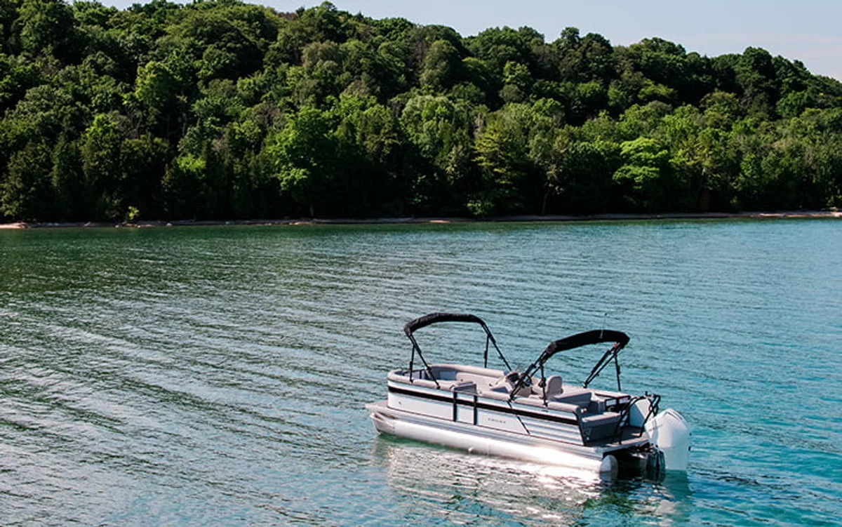 Classic DLX 220 SLRC Boat Specs