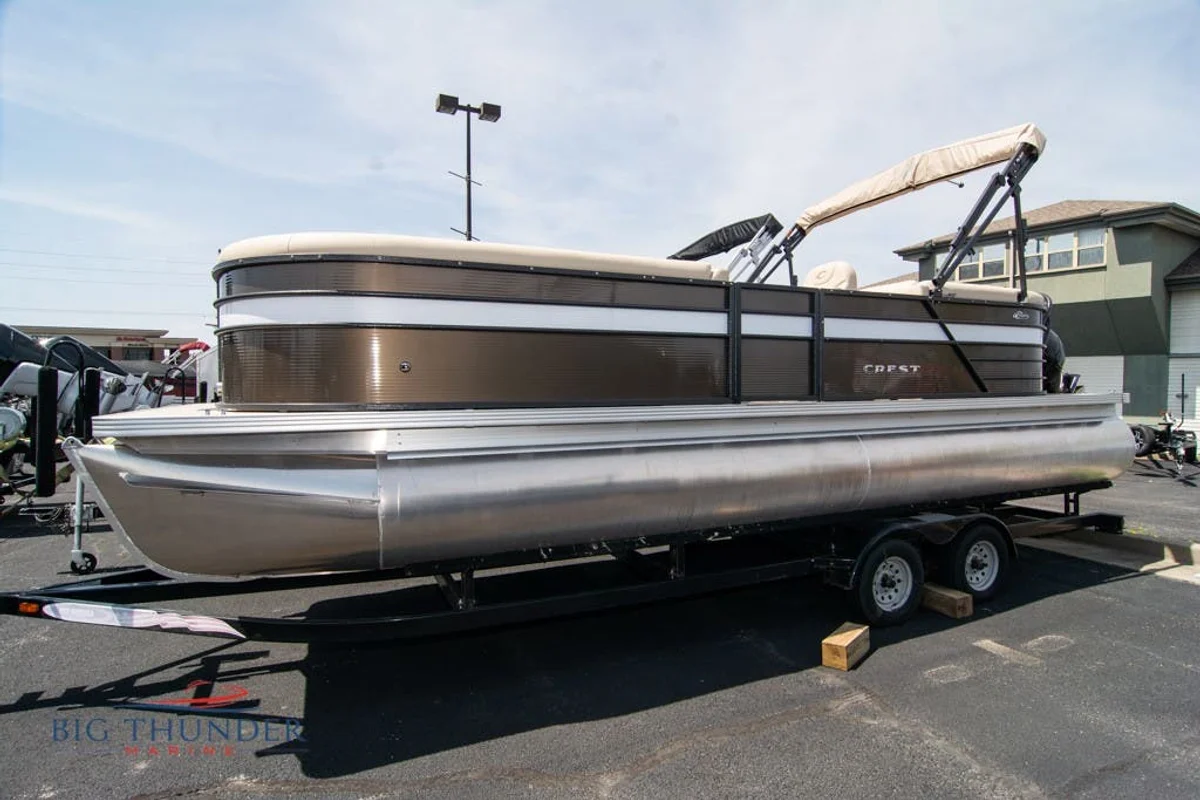 Classic DLX 240 SLC Boat Specs