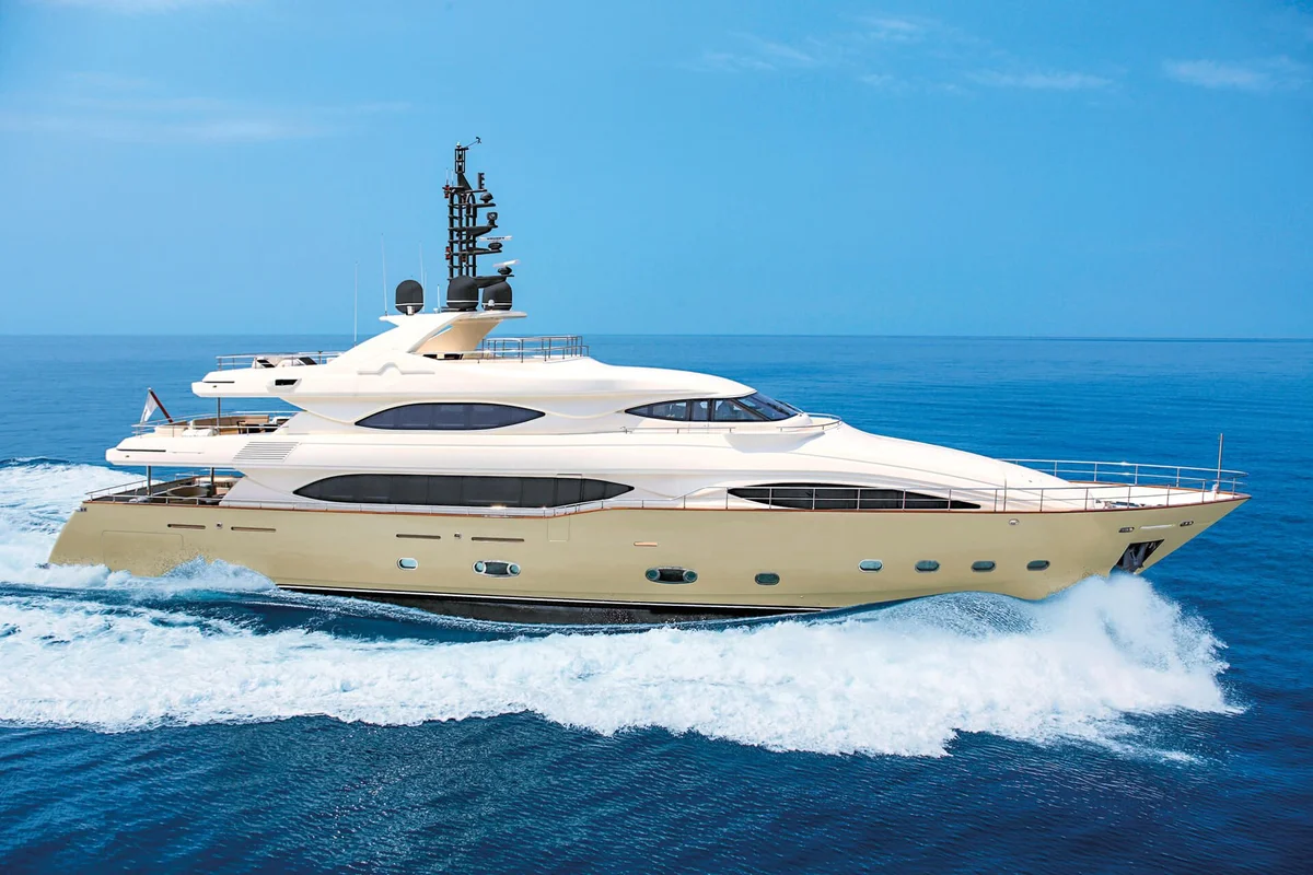 CRN 5G 2011 boat specs