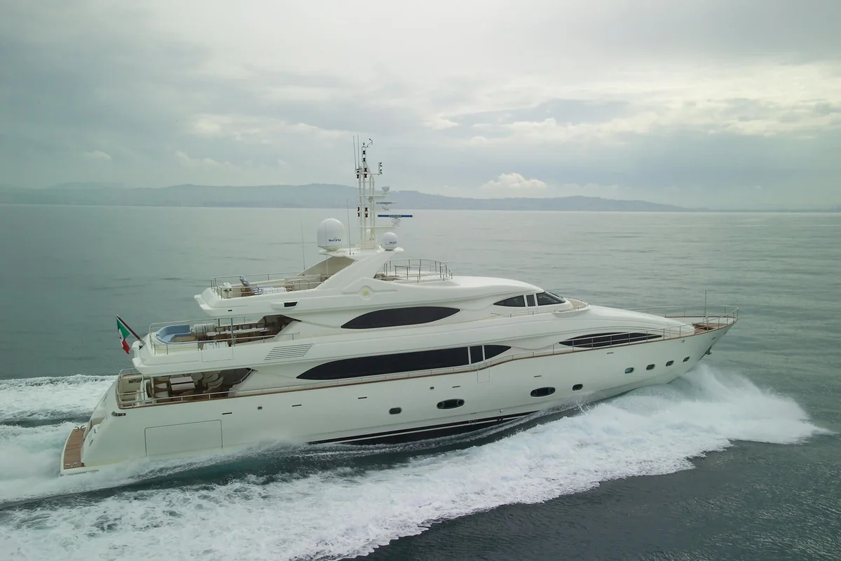 CRN Anne Marie 2006 boat specs