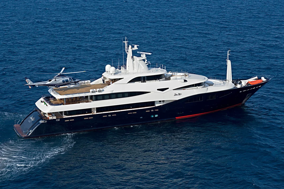 CRN Blue Eyes 2009 boat specs