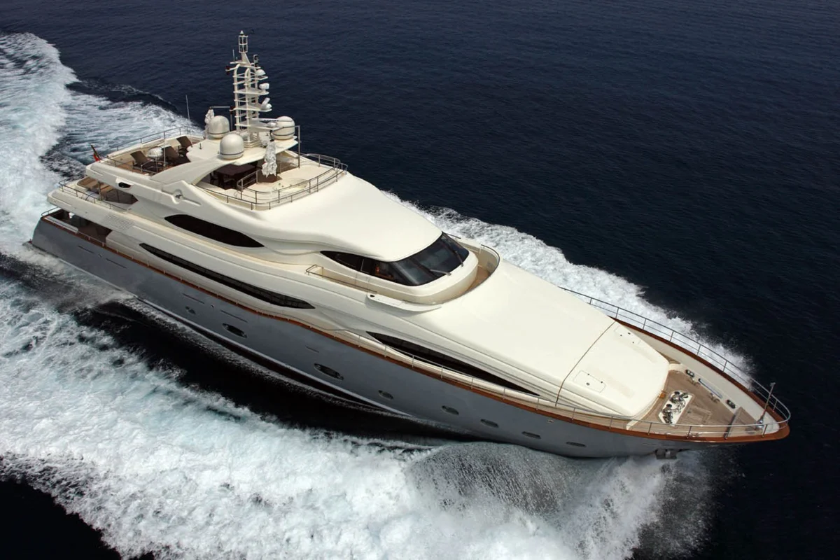 CRN Lady Belmor 2008 boat specs