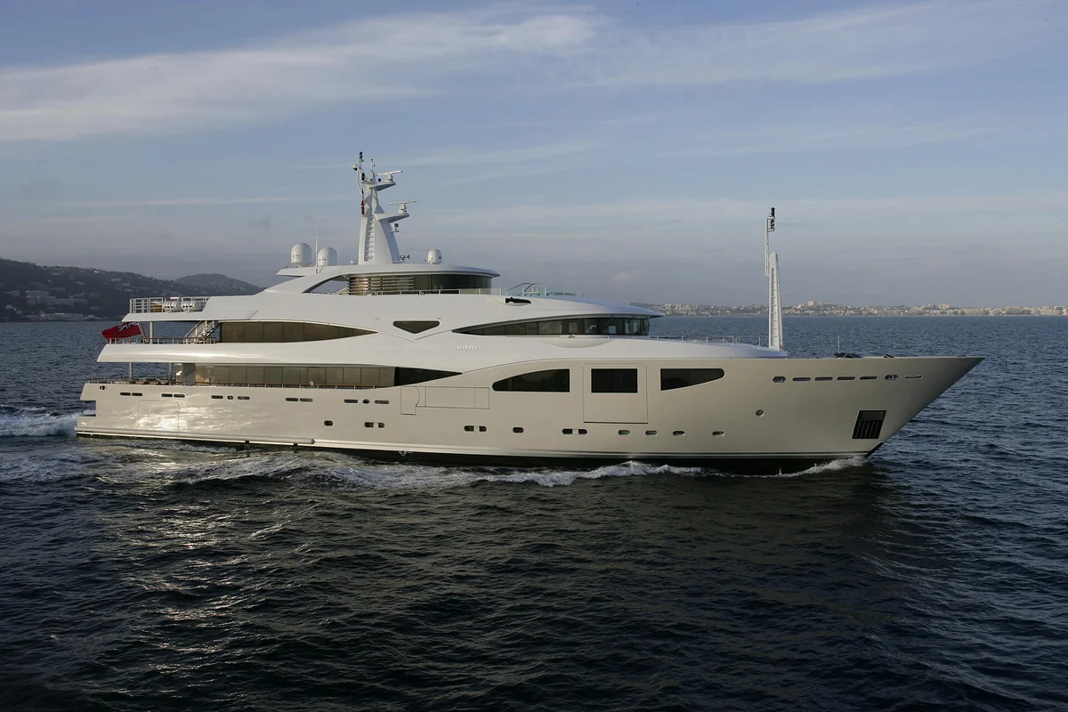 CRN Maraya 2007 boat specs