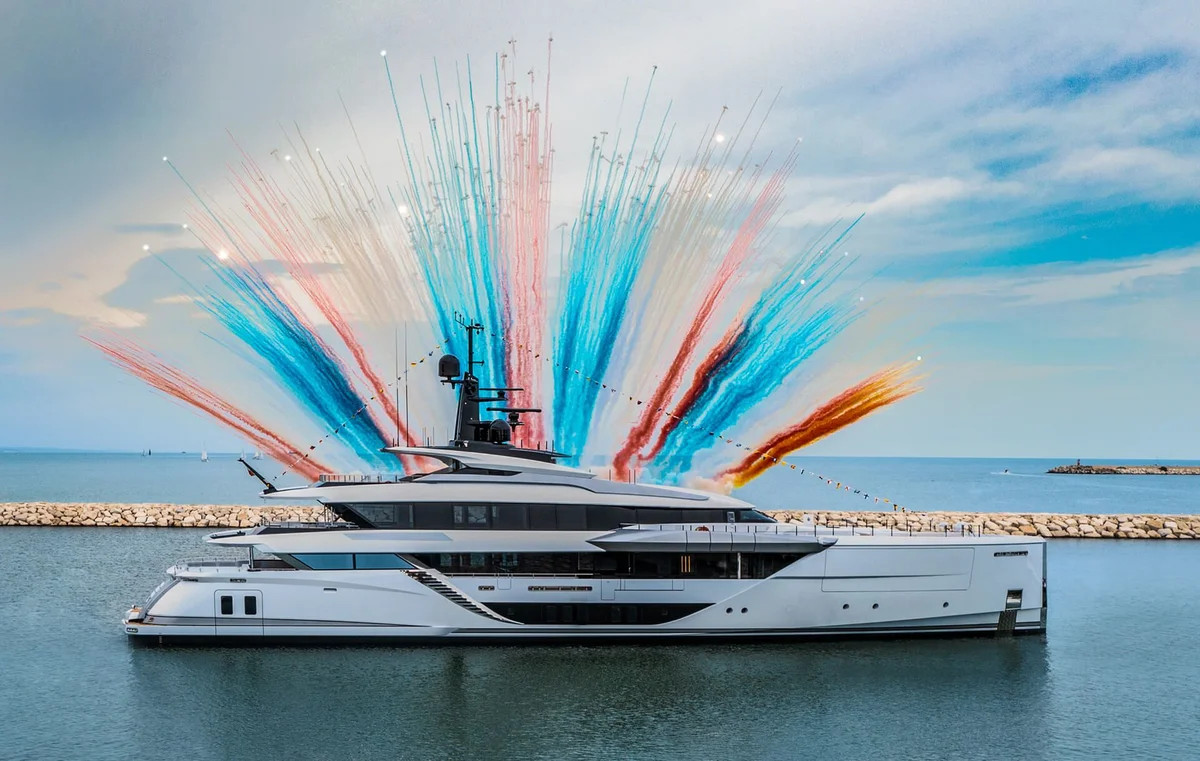 CRN M/Y 141 2022 boat specs
