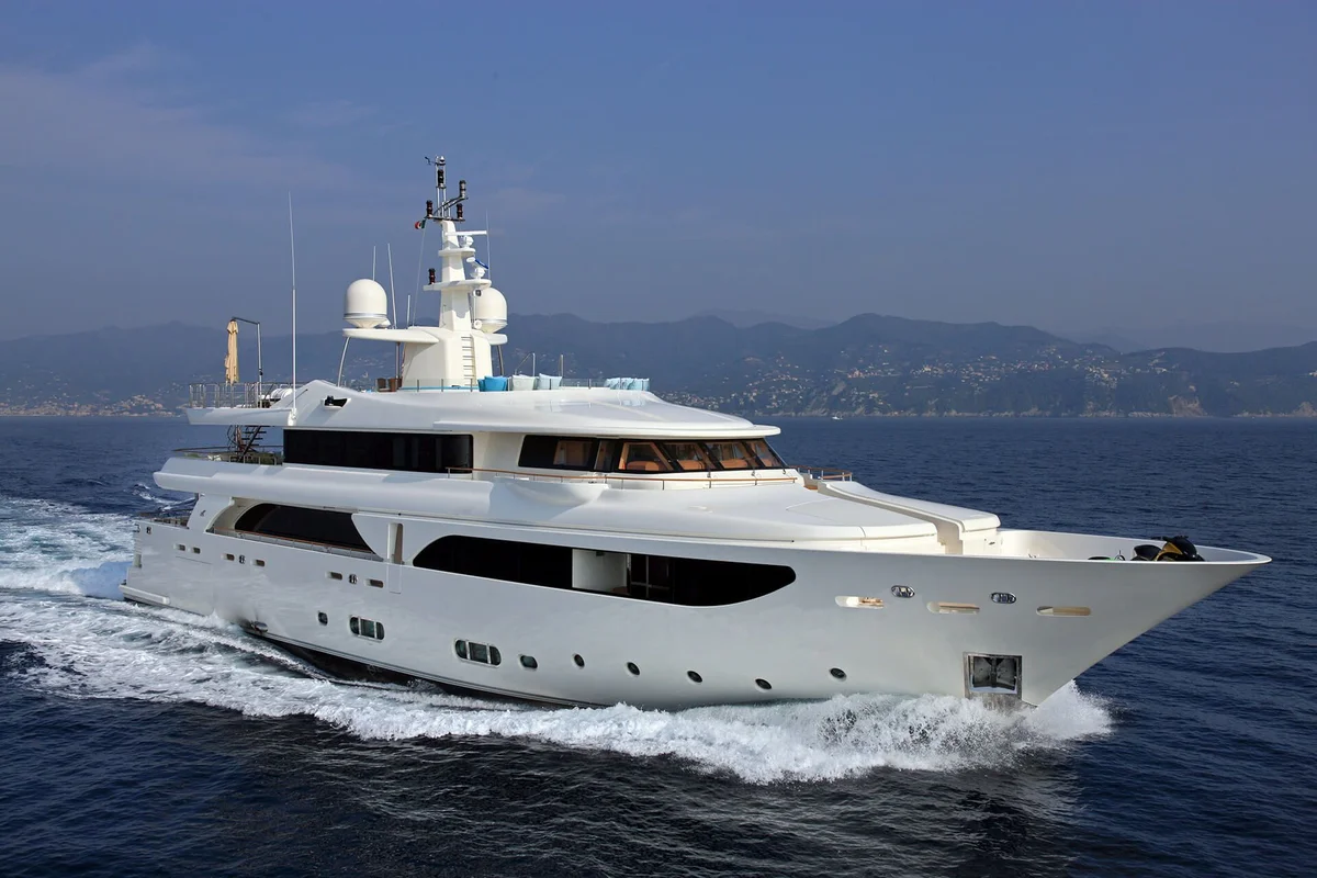 CRN Rubeccan 2009 boat specs