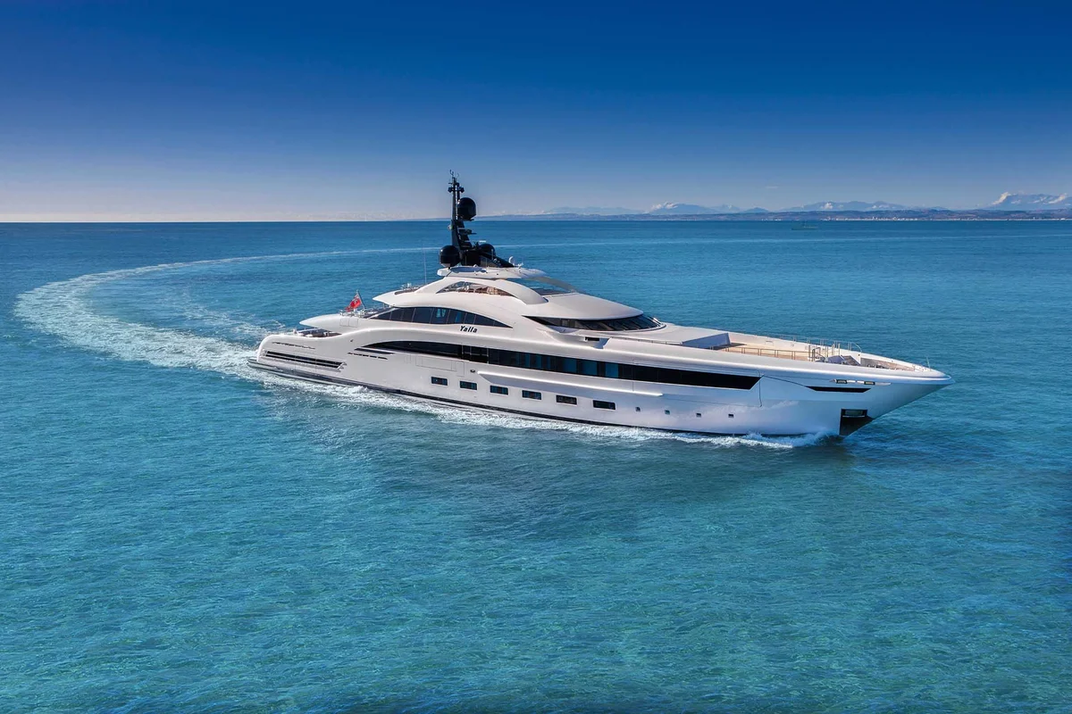 CRN Yalla 2014 boat specs