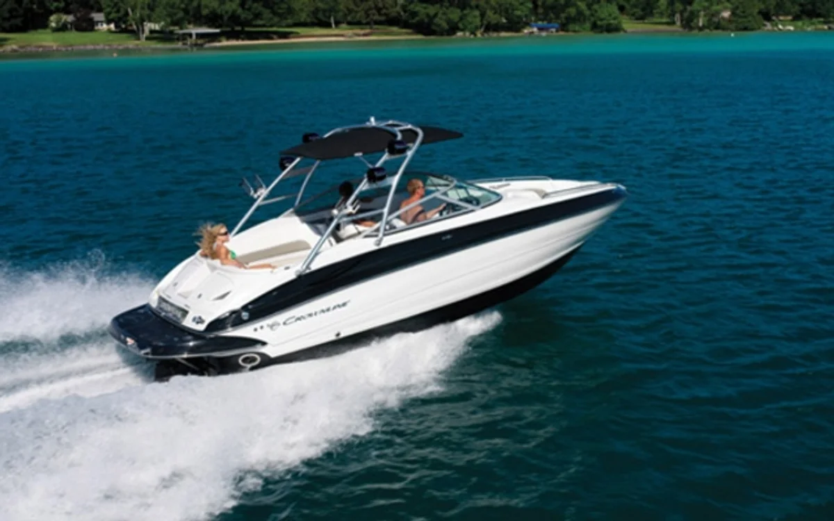 Crownline 265SS 2016 boat specs