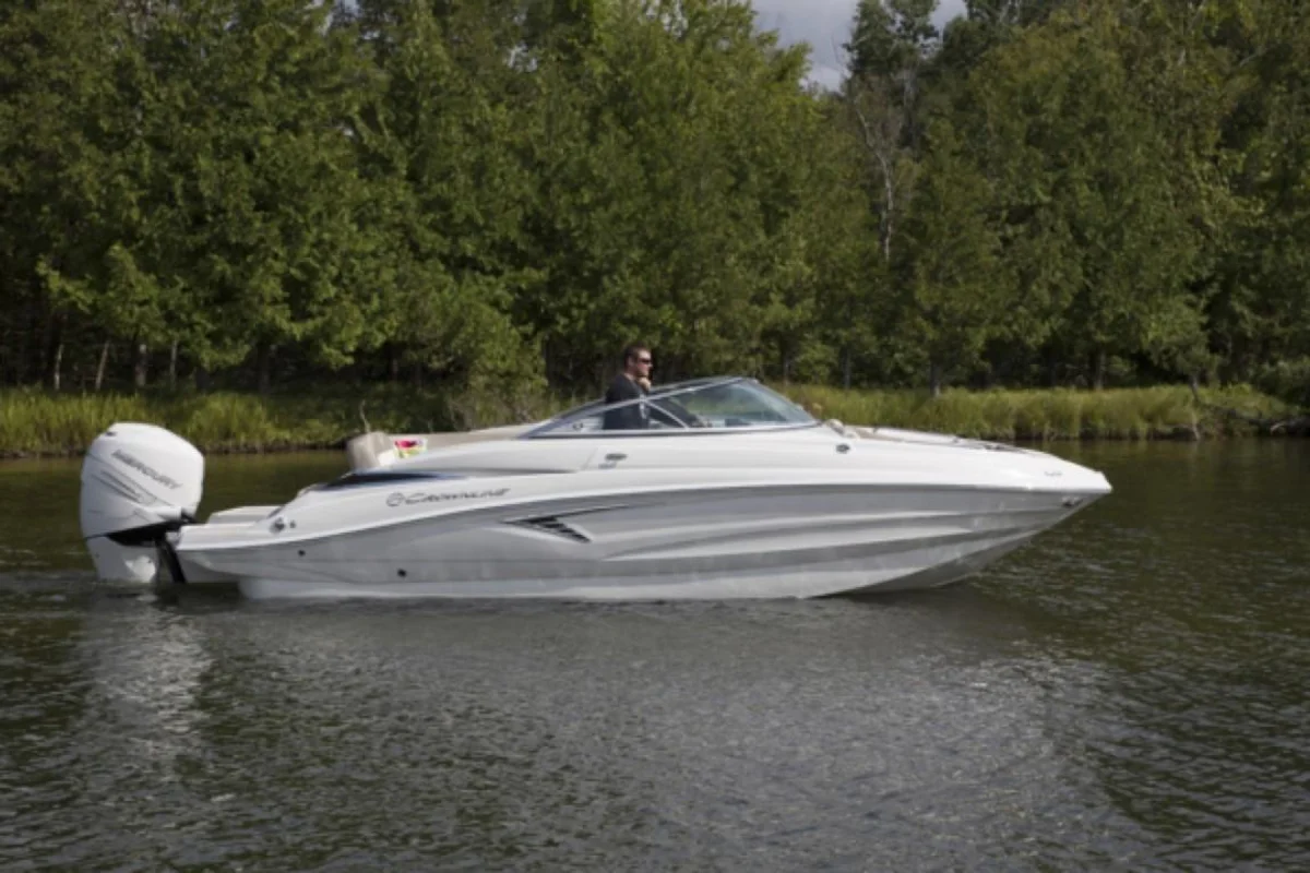 E 235 XS Boat Specs