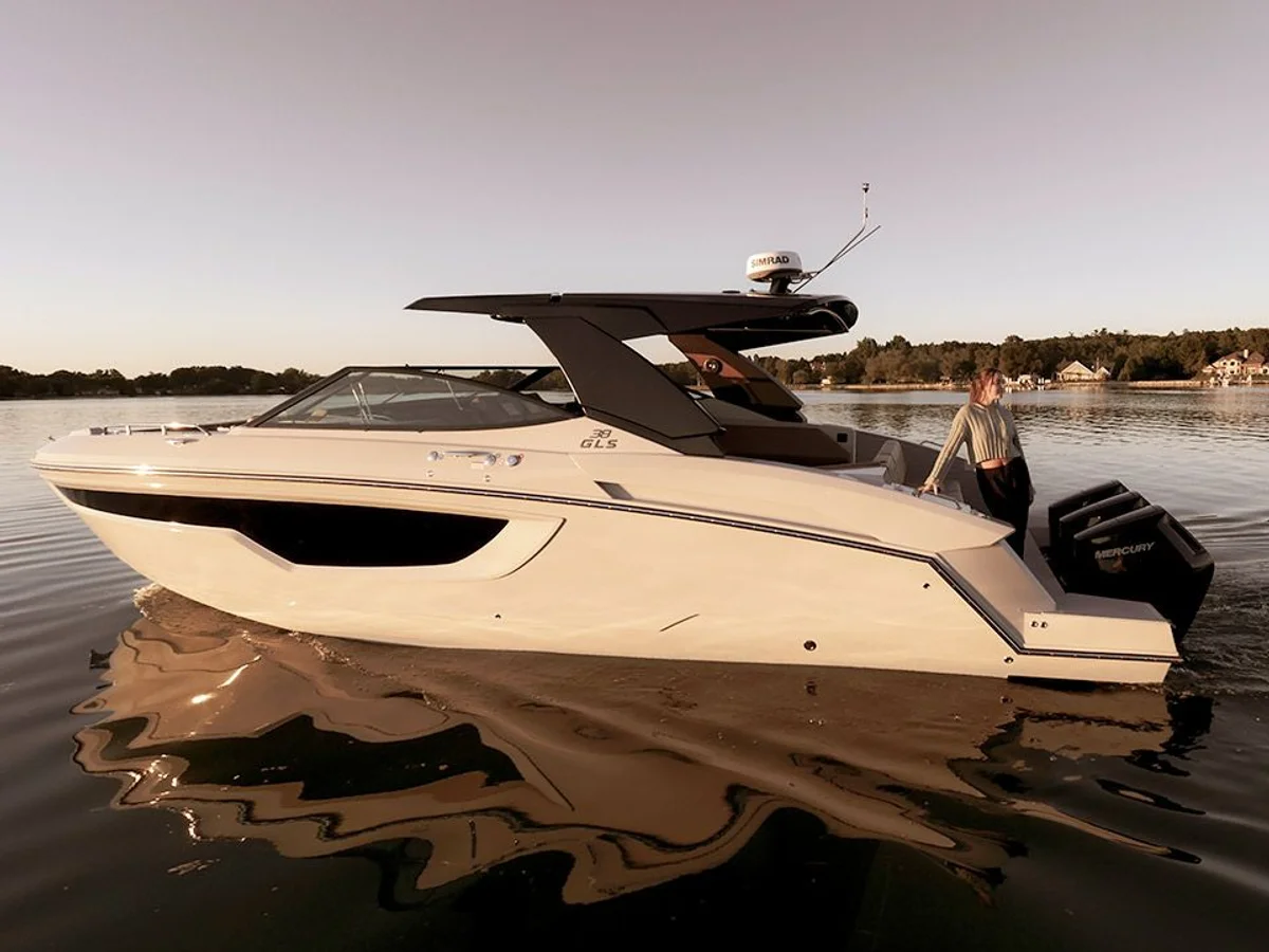 38 GLS OB Boat Specs