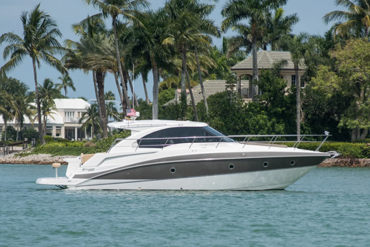 Cruisers Yachts 41 Cantius 2013 boat specs