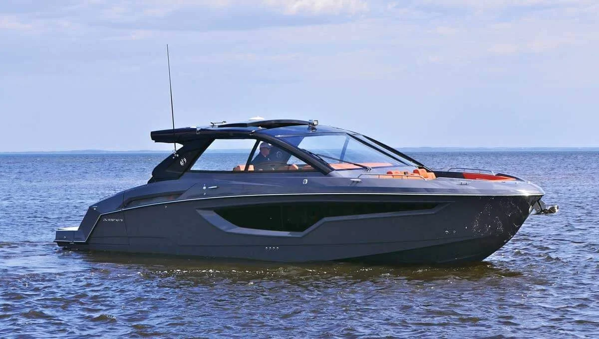 Cruisers Yachts 42 GLS 2022 boat specs
