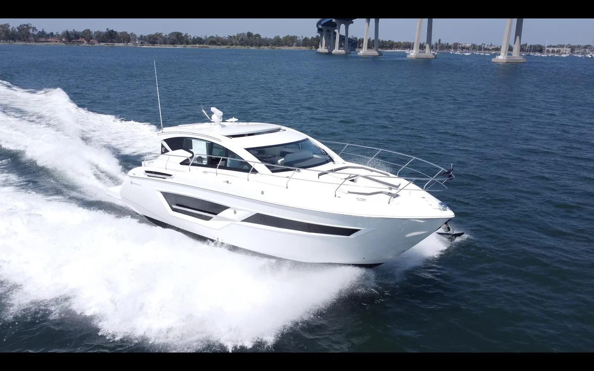 Cruisers Yachts 46 Cantius 2022 boat specs