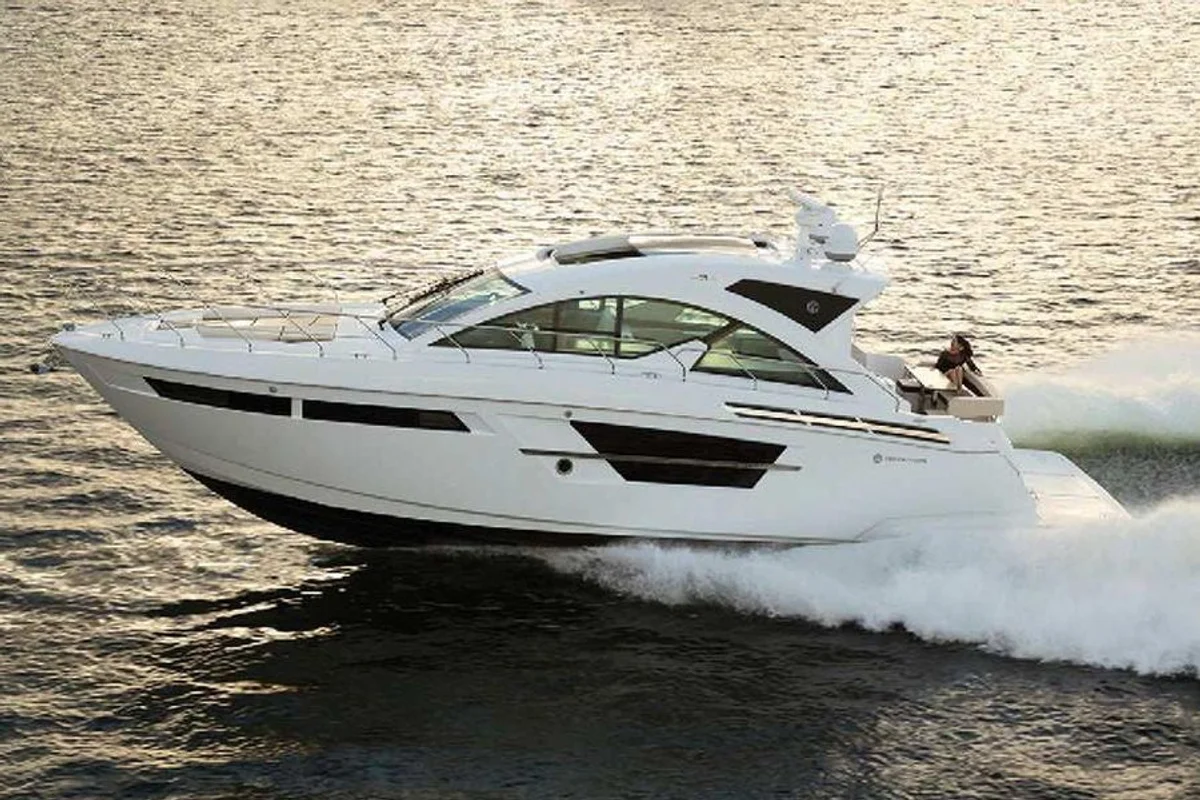 Cruisers Yachts 54 Cantius 2021 boat specs
