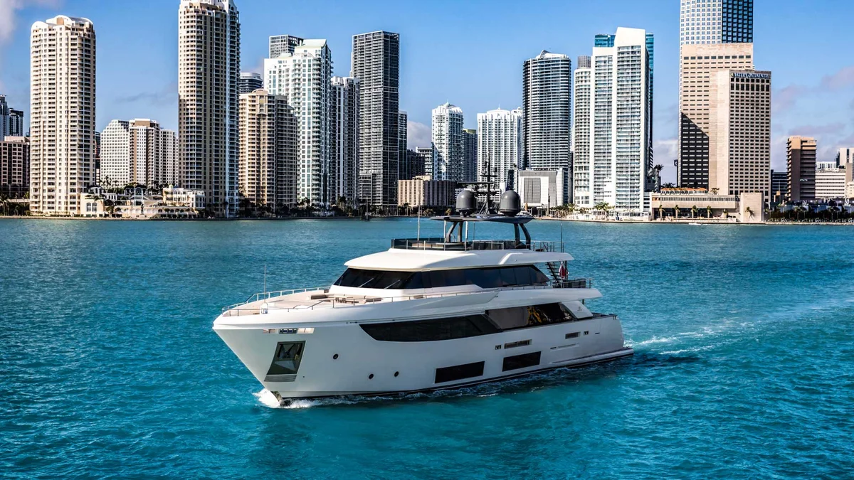 Custom Line Navetta 33 2017 boat specs