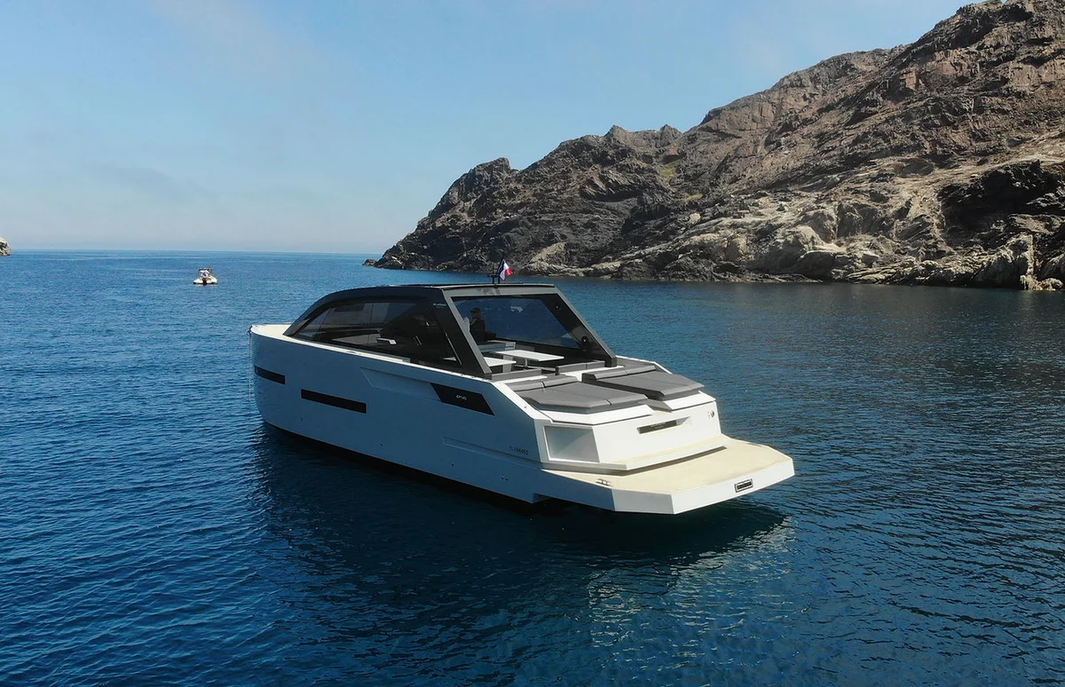 De Antonio Yachts D46 Cruiser 2021 boat specs
