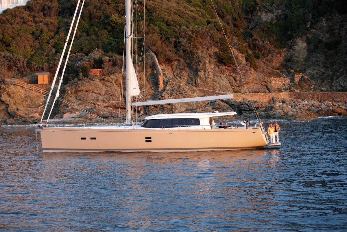 Moody Yachts Decksaloon 62 2016 boat specs