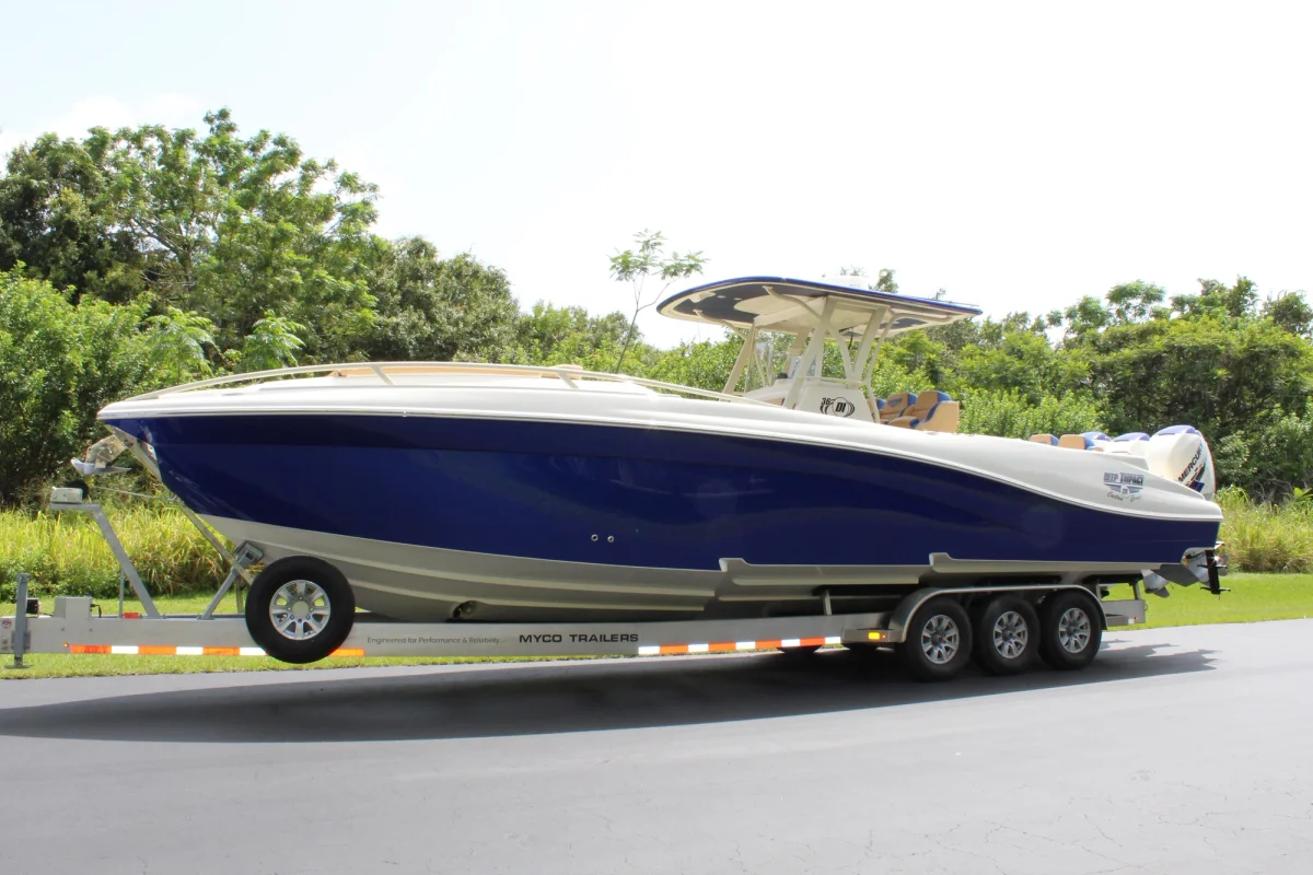 Deep Impact 36 Cuddy 2017 boat specs
