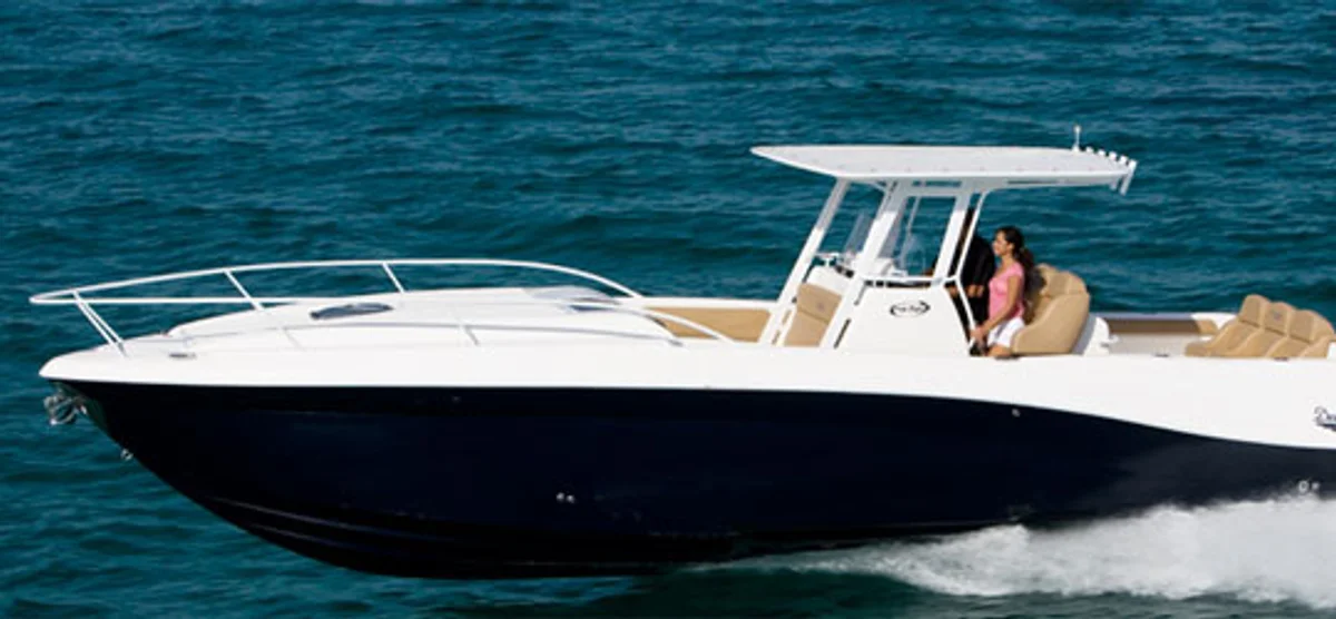 Deep Impact Center Console 2018 boat specs
