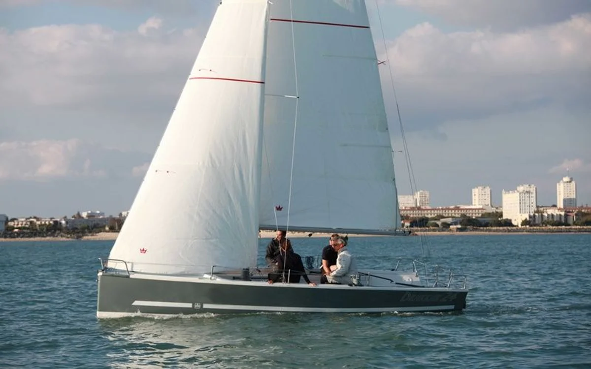 Drakkar 24 Boat Specs