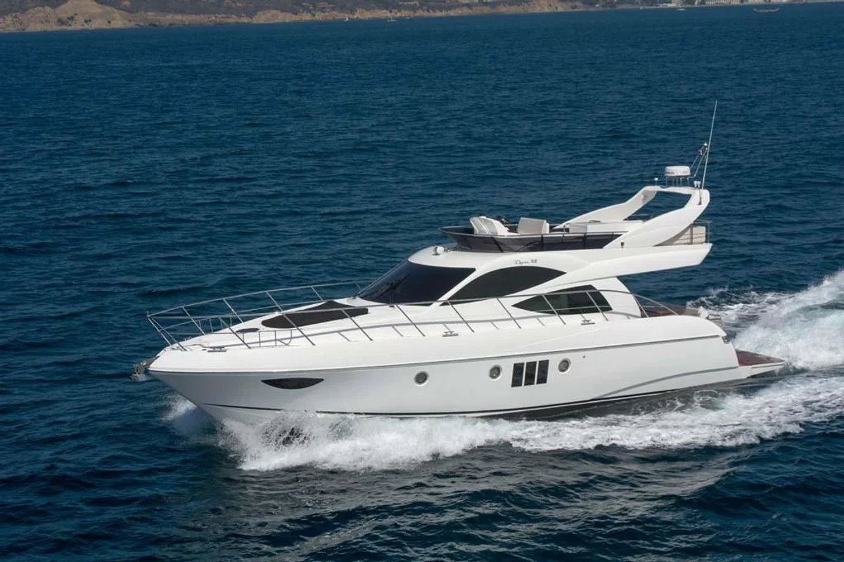 Dyna Yachts 52 2022 boat specs