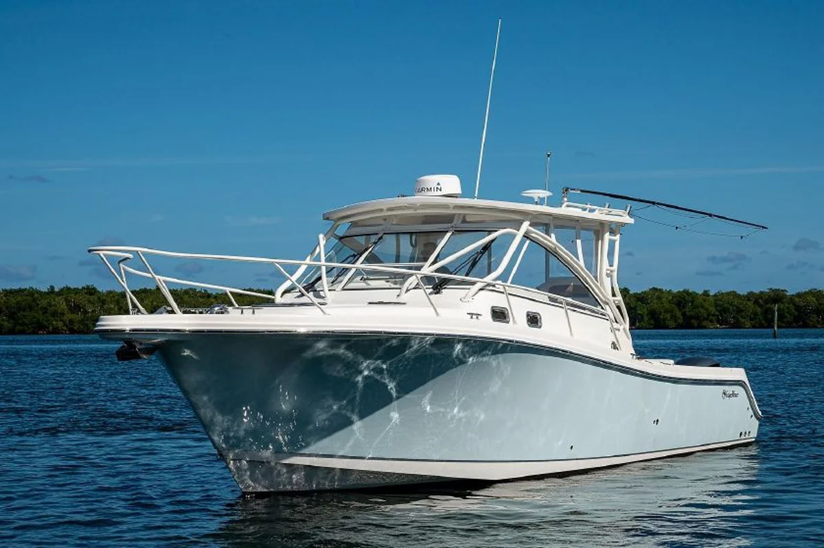 EdgeWater 335ex 2014 boat specs