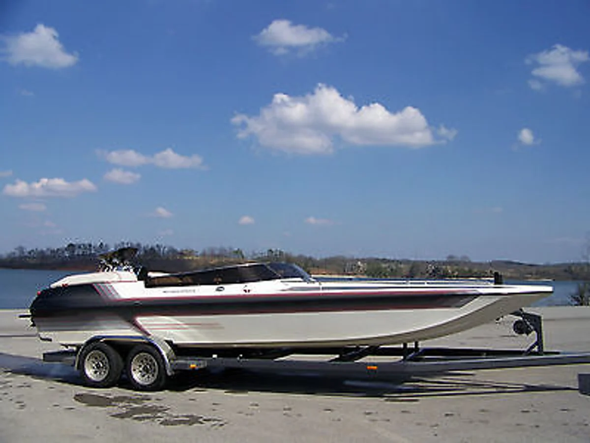 Daytona 24 Boat Specs