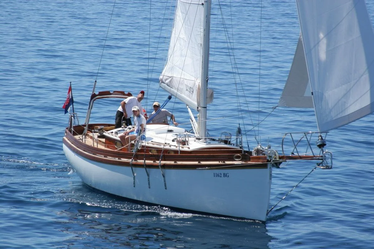Enavigo Yachts Cutter 2008 boat specs