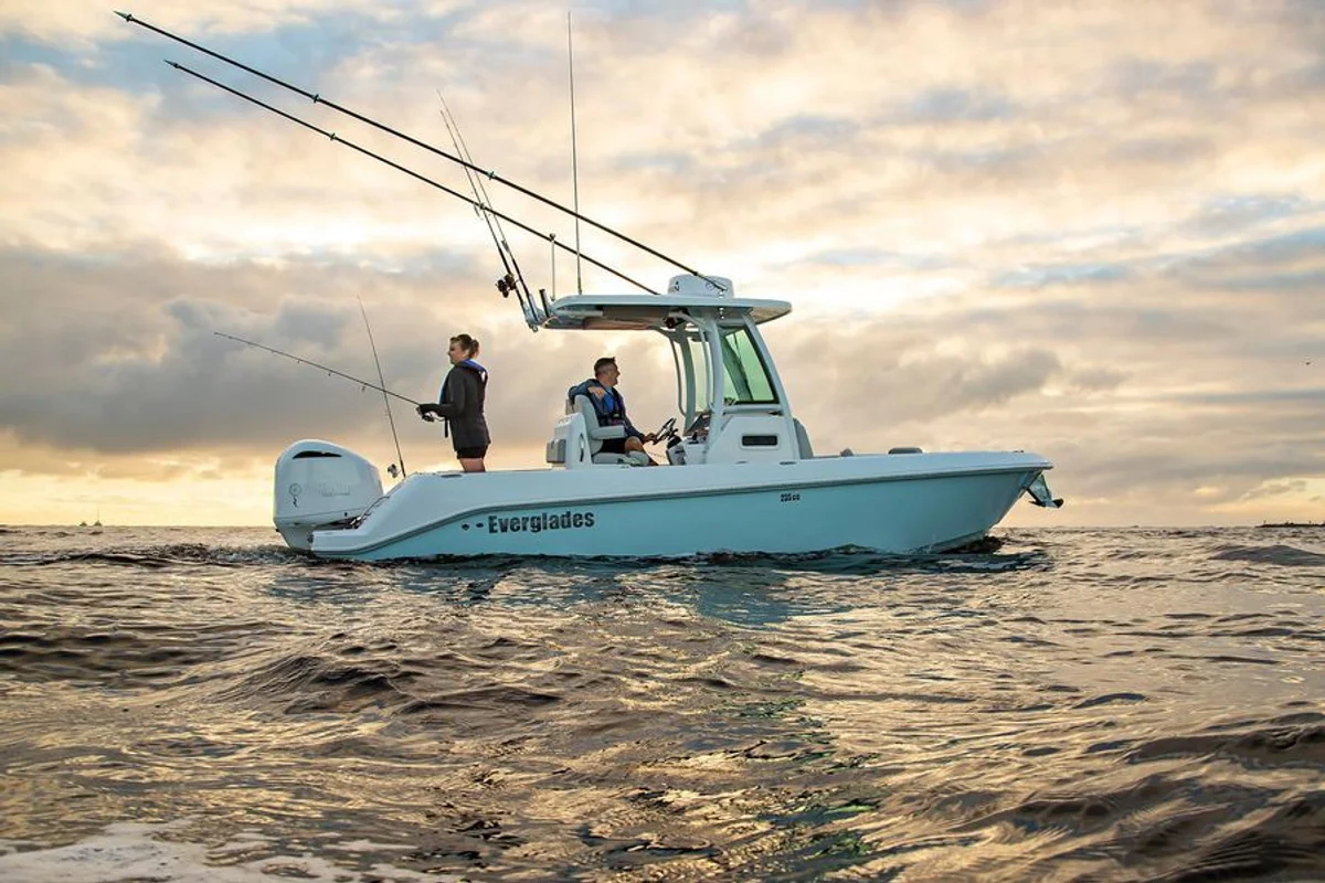 235 CC Boat Specs