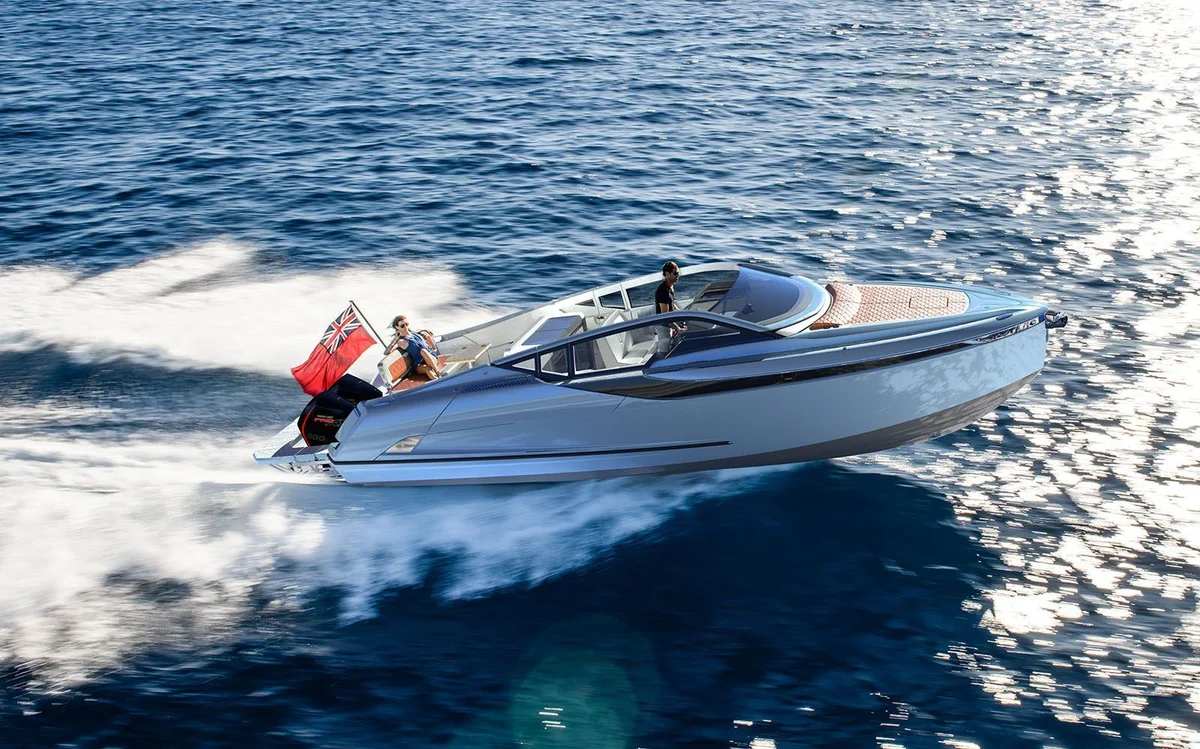 Fairline F-Line 33 Outboard 2020 boat specs