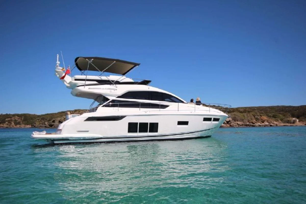 Fairline Squadron 48 2014 boat specs