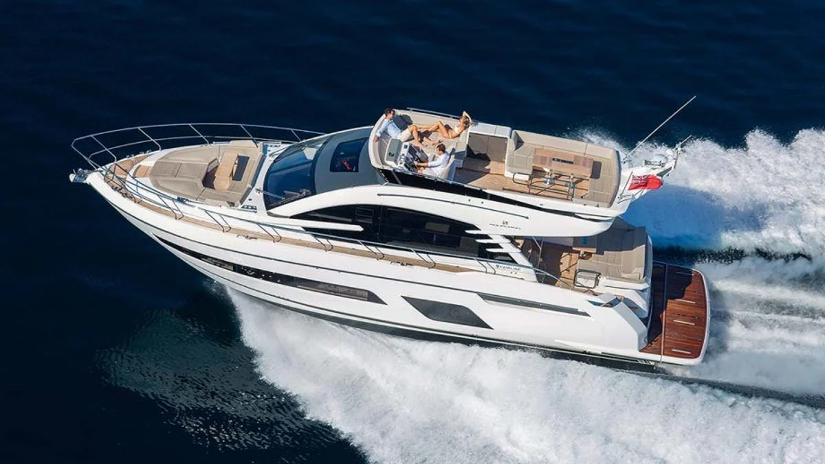 Fairline Squadron 53 2017 boat specs