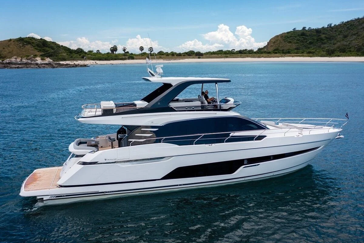 Fairline Squadron 68 2022 boat specs